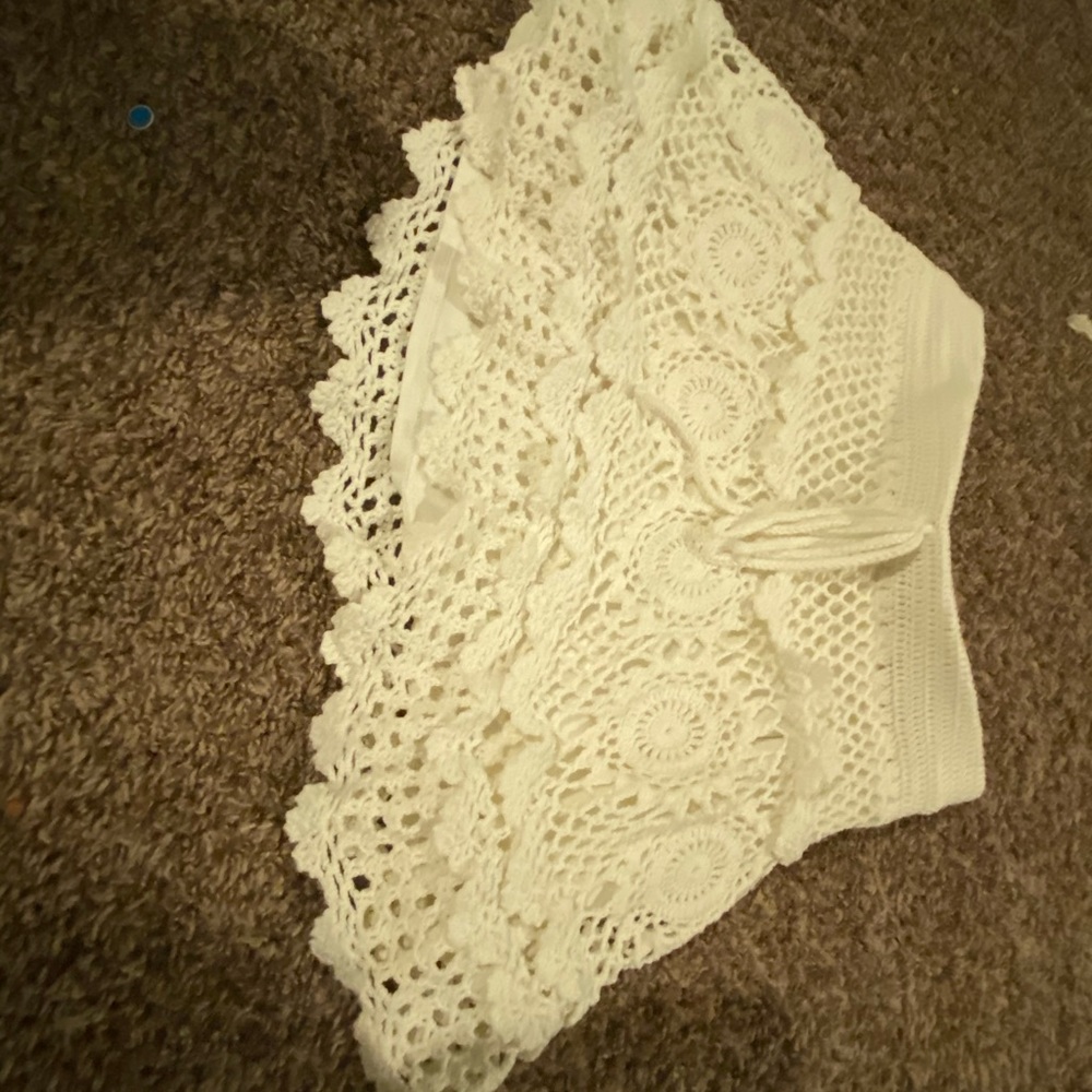 White skirt knitted